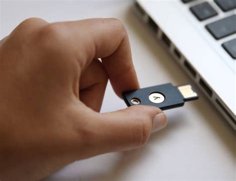 Security Key for Computer 的图像结果