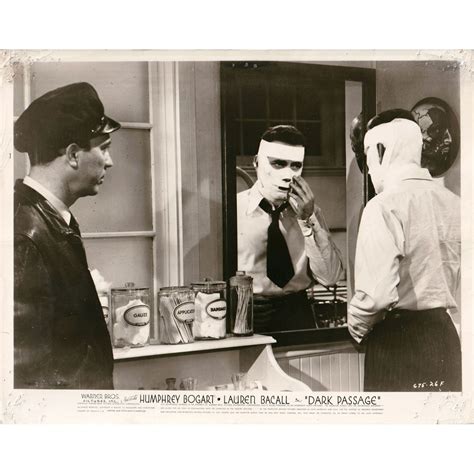 DARK PASSAGE U.S. Movie Still - 8x10 in. - 1947 675-26F