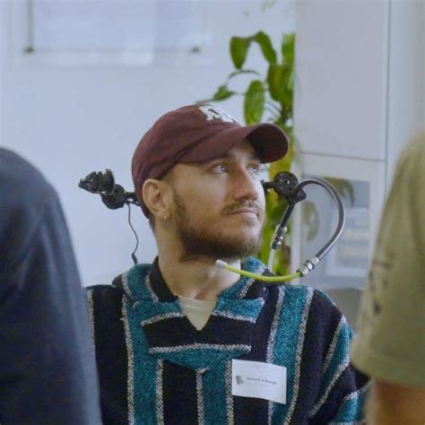 7 Ways Of Distinguishing A Deepfake vs Real Video