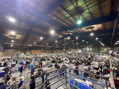 The Original Medford Giant Flea Market | Central Point OR