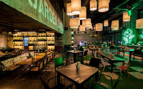 Dawal Malik Baba Fresh Chicken & Eggs | WhatsHot Mumbai