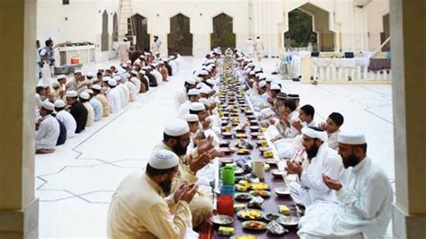 Eid Mubarak Quotes: ईद मुबारक! अपनों को भेजें खास मुबारकबाद वाले संदेश ...