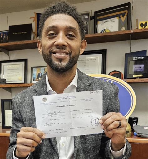 Mayor Scott reports for jury duty