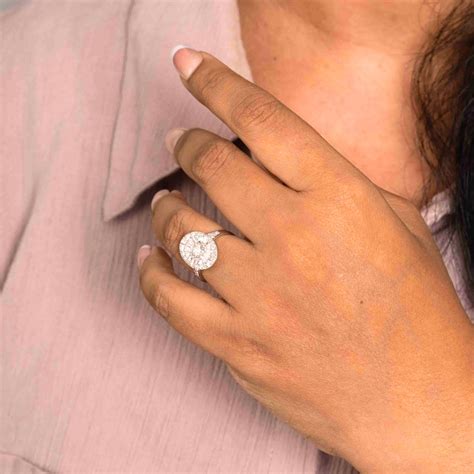 Buy Jiyana Oval Mosaic Moissanite or Lab Diamond Solitaire Ring | Vai Ra
