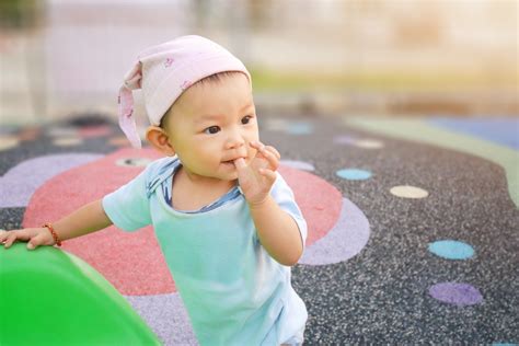 Thumb-Sucking: Impacts on Dental Health and How to Stop It