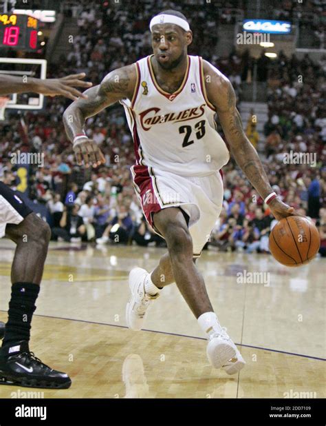 Lebron james cleveland cavaliers 2007 hi-res stock photography and ...