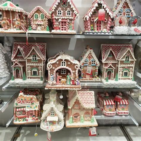 Gingerbread House Christmas Decor Ideas