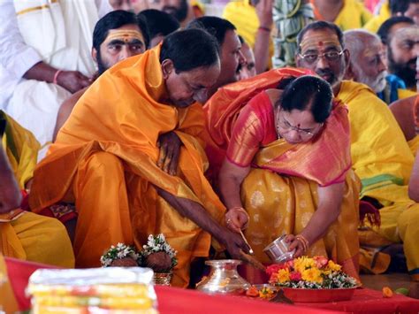 K Chandrasekhar Rao: With an eye on national politics, KCR performs yet ...
