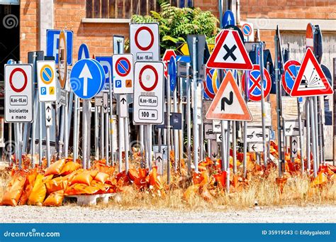 Italian road signs stock image. Image of danger, traffic - 35919543