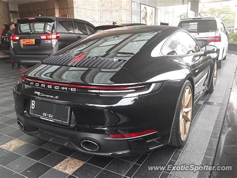 Porsche 911 spotted in Jakarta, Indonesia on 08/04/2019, photo 3