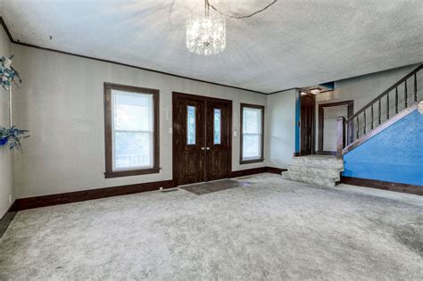 Huge 6 Bedroom Home In Downtown Historic Belton Missouri Photos | Mayo ...