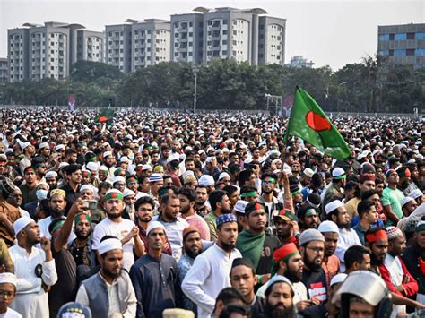 Inqilab Moncho continues Shahbagh blockade, demands trial in Sharif ...