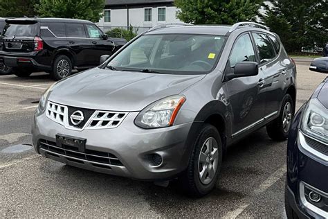 2015-Nissan-Rogue-Select-S