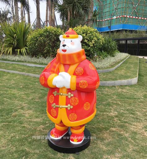 惠州巽寮湾定制玻璃钢卡通拜年熊雕塑给大家拜年-方圳雕塑厂