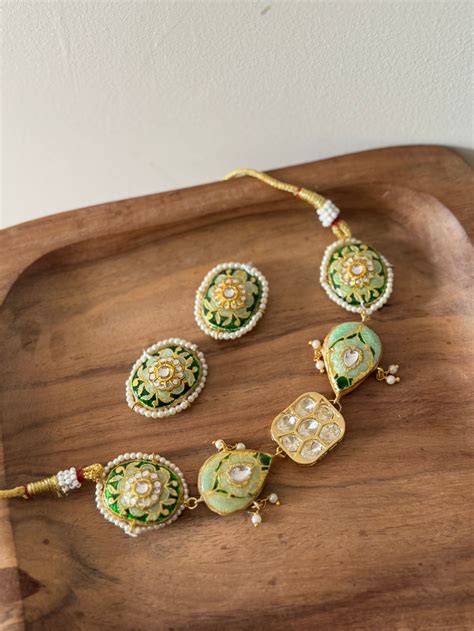 Chokers & Necklaces – Ghani Phutri