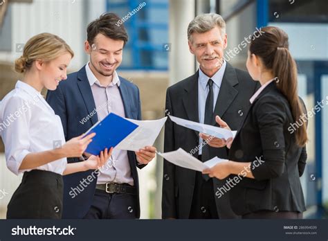 People in Business Suits 的图像结果