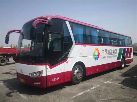 北京45-50座金龙大巴车租一天多少钱？