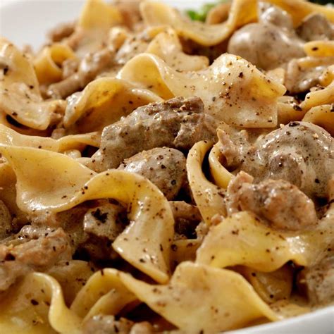 Easy Crockpot Beef Stroganoff Recipe - RecipeMagik