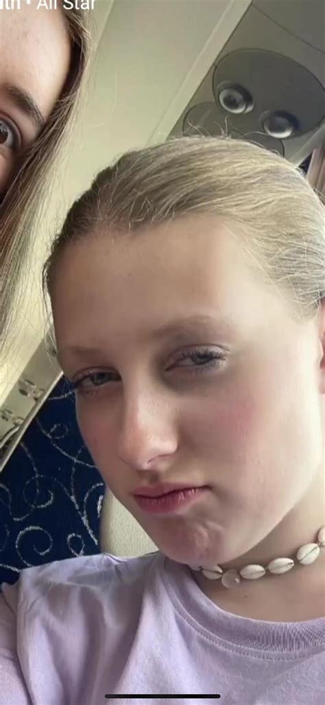 Can someone cumtribute her : r/WomenSoccerLegs