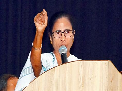 Banrjee hits out at Centre, accuses it of maligning WB govt's image