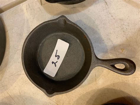 Lot - Miniature cast iron skillet