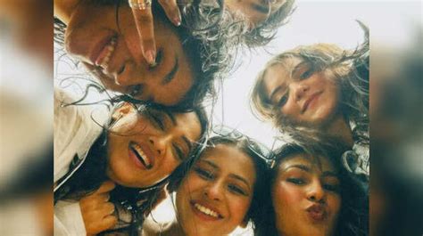 Shweta Tiwari goes for face paint, gets playful on the beaches of Goa ...