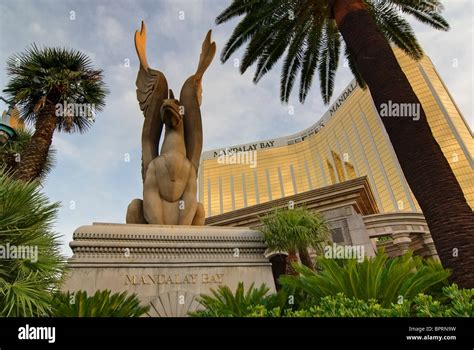 Mandalay Bay Resort and Casino | Beach Hotel on the Las Vegas Strip