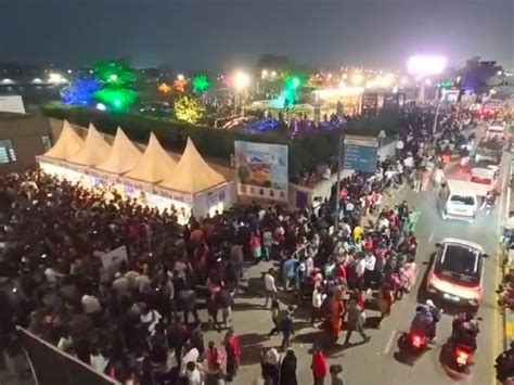 Crowds lined the riverfront to watch the Kite Festival and Flower Show ...