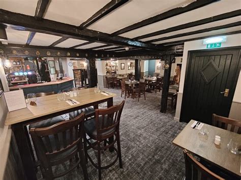 THE HUNTERS ROMSEY - Menu, Prices & Restaurant Reviews - Tripadvisor