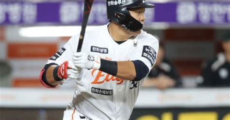 Hanwha Eagles boost roster with two promising catchers for expanded ...