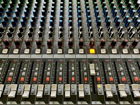 Tascam Model 12 Tutorial 的图像结果