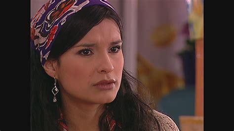 Watch Amores de Mercado Episode: Las dudas - NBC.com