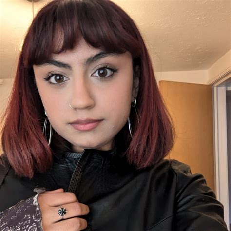 Sian - English literature teacher - ₹1091/h