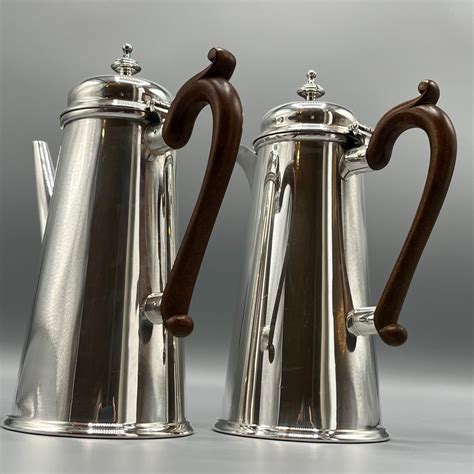 Edwardian Quality Silver Plated Coffee Pot & Hot Water Jug Set