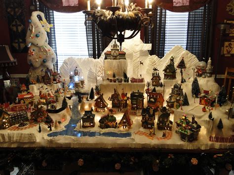 Dept 56-North Pole Village Christmas Tree Train, Christmas Tree Village ...