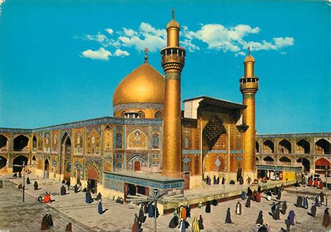 Irak Iraq golden holy mausoleum and sacred shrine of Imam Ali Najaf Al ...