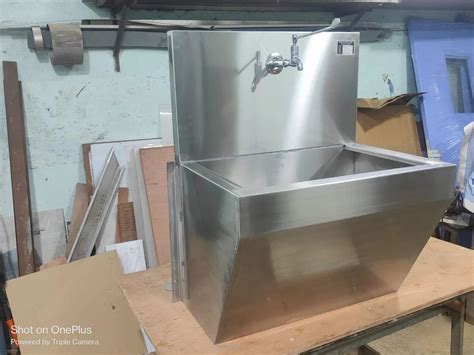Surgical Scrub Sink - Stainless Steel Hospital Scrub Sinks Service ...