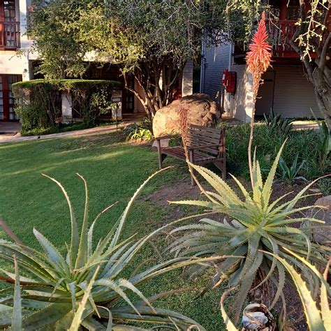 RIVONIA PREMIER LODGE (Sandton, Greater Johannesburg) - Guesthouse ...