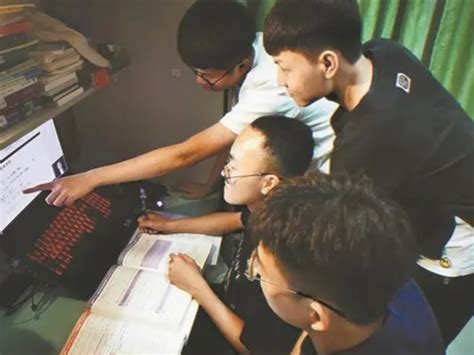 外地户口孩子读上海小学最新条件，社保缴纳要求解读-上海落户网