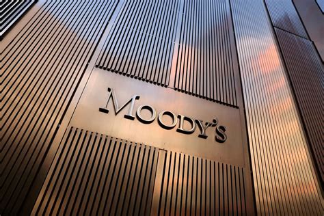 What's wrong with China economy? Moody's maintains 'negative' rating ...