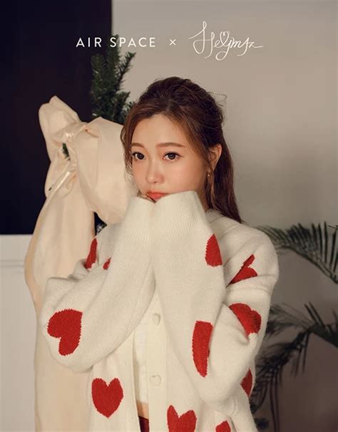 【HEYMAN Design】Heart Embroidered Knit Cardigan - AIR SPACE