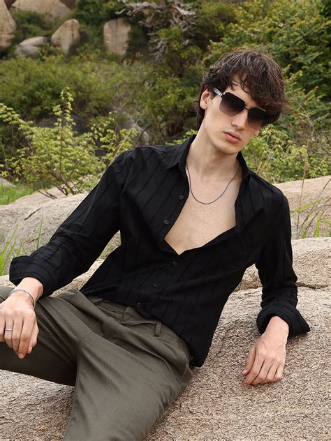 ₹854 | Campus Sutra men's Midnight Blacl Pastel Striped Shirt - Campussutra