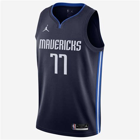 Luka Doncic 77 Swingman Jersey - Dallas Mavericks