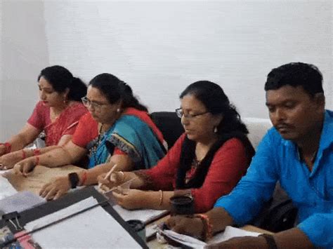 Bihar teen girls' runaway attempt to Mumbai foiled in Khandwa: Planned ...