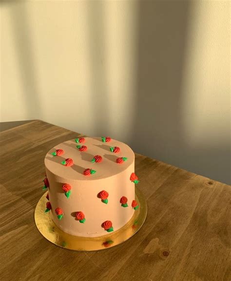 kitsch wedding cake