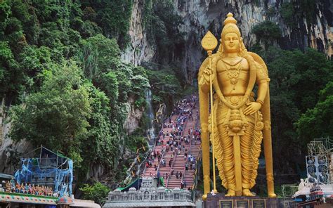 Batu Caves Murugan Temple: A Majestic Shrine in Malaysia – Om Spiritual ...