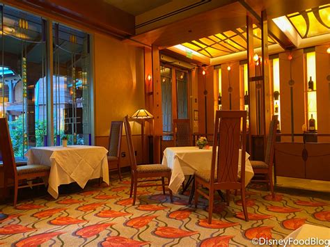 REVIEW: Was This Character Dining Experience Worth $125 in Disneyland ...