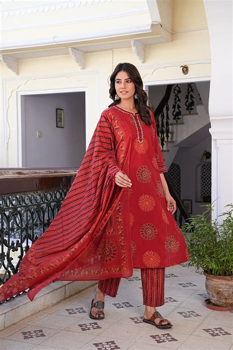 Yash Gallery Women's Maroon Cotton Cambric Tradition Indian Print Calf