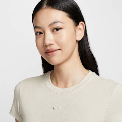 Nike Sportswear Chill Knit Women's Cropped T-Shirt. Nike IN
