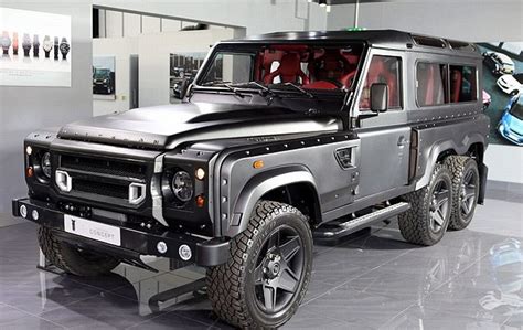 Land Rover Defender Beroda Enam, Harga Rp4,1 Miliar : Okezone News